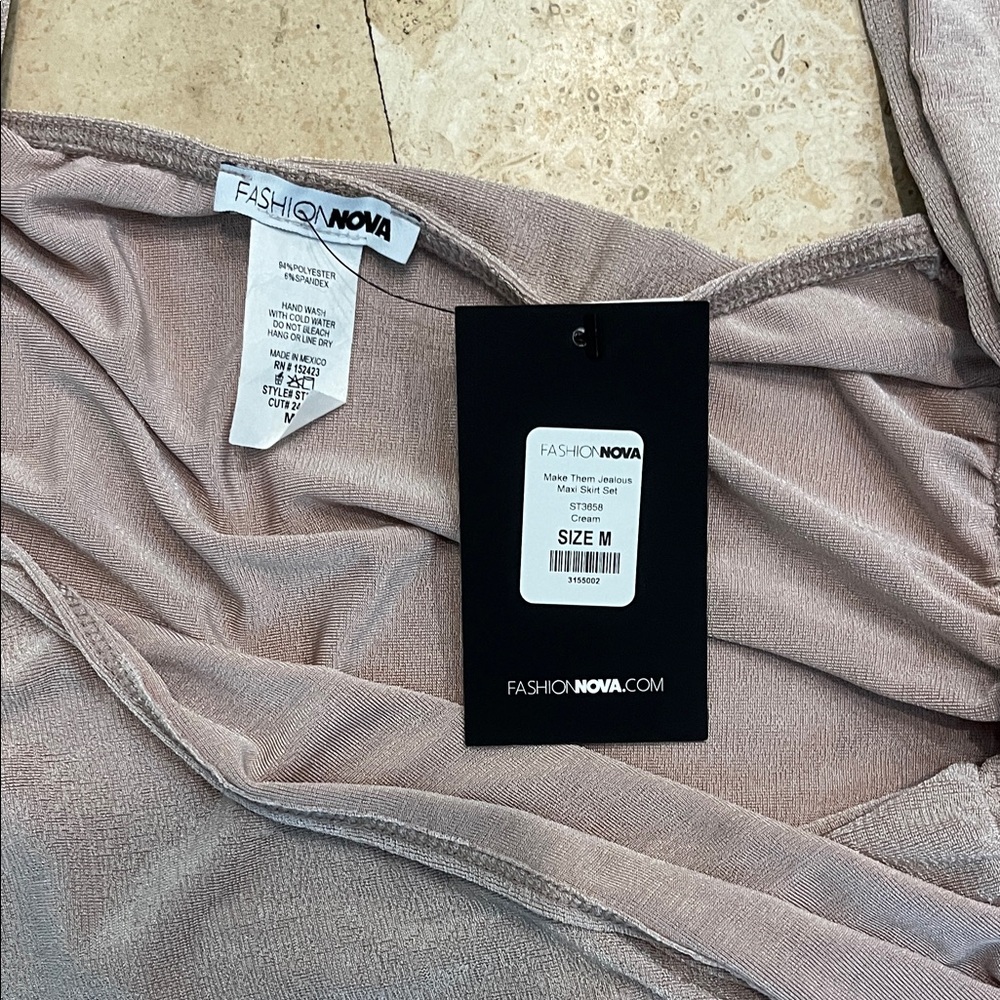 Elegant Halter Maxi Dress in Light Pink-Grey - Picture 3 of 3